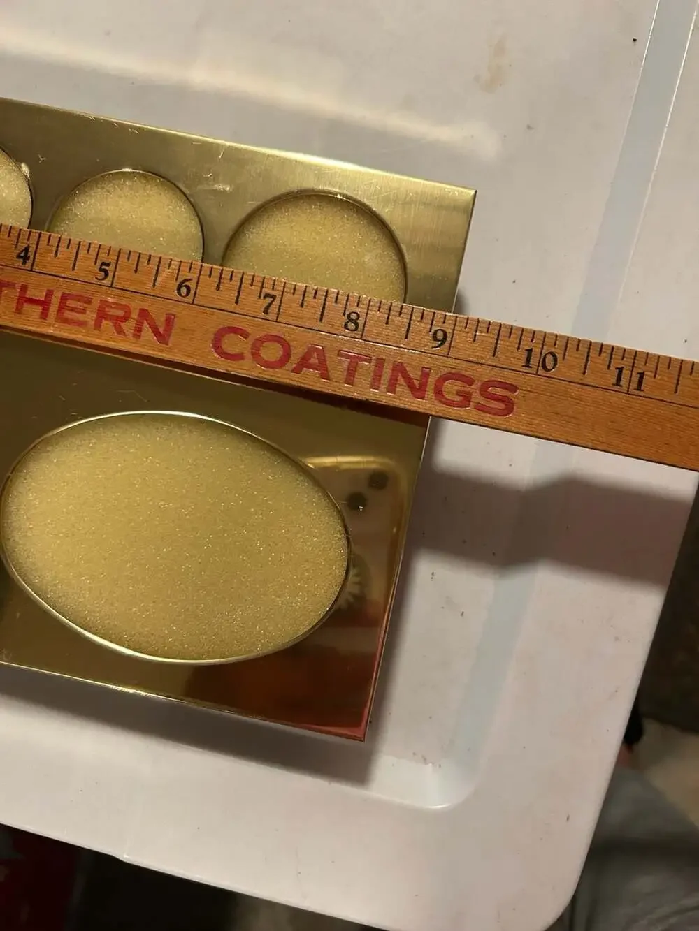 Unbranded gold tone